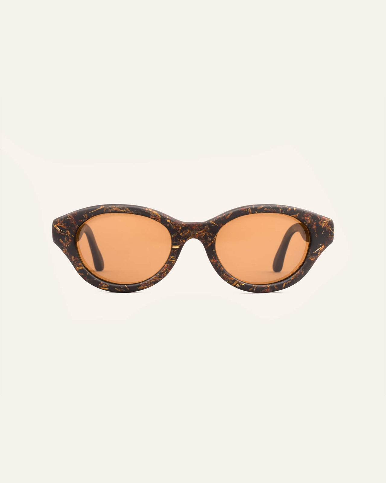 Laden Sie das Bild in den Galerie-Viewer, Biobased sunglasses with brown polarized lenses, featuring coffee-based frames accented with marigold petals
