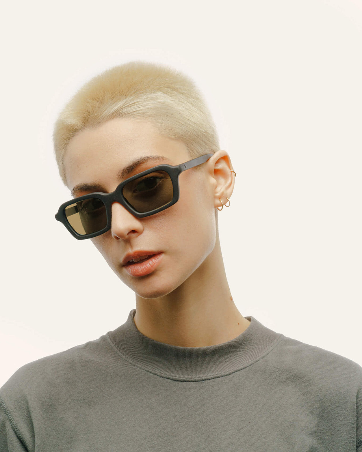 Load image into Gallery viewer, Lega
