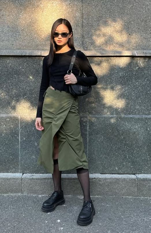 @linnuenie in Velma Black