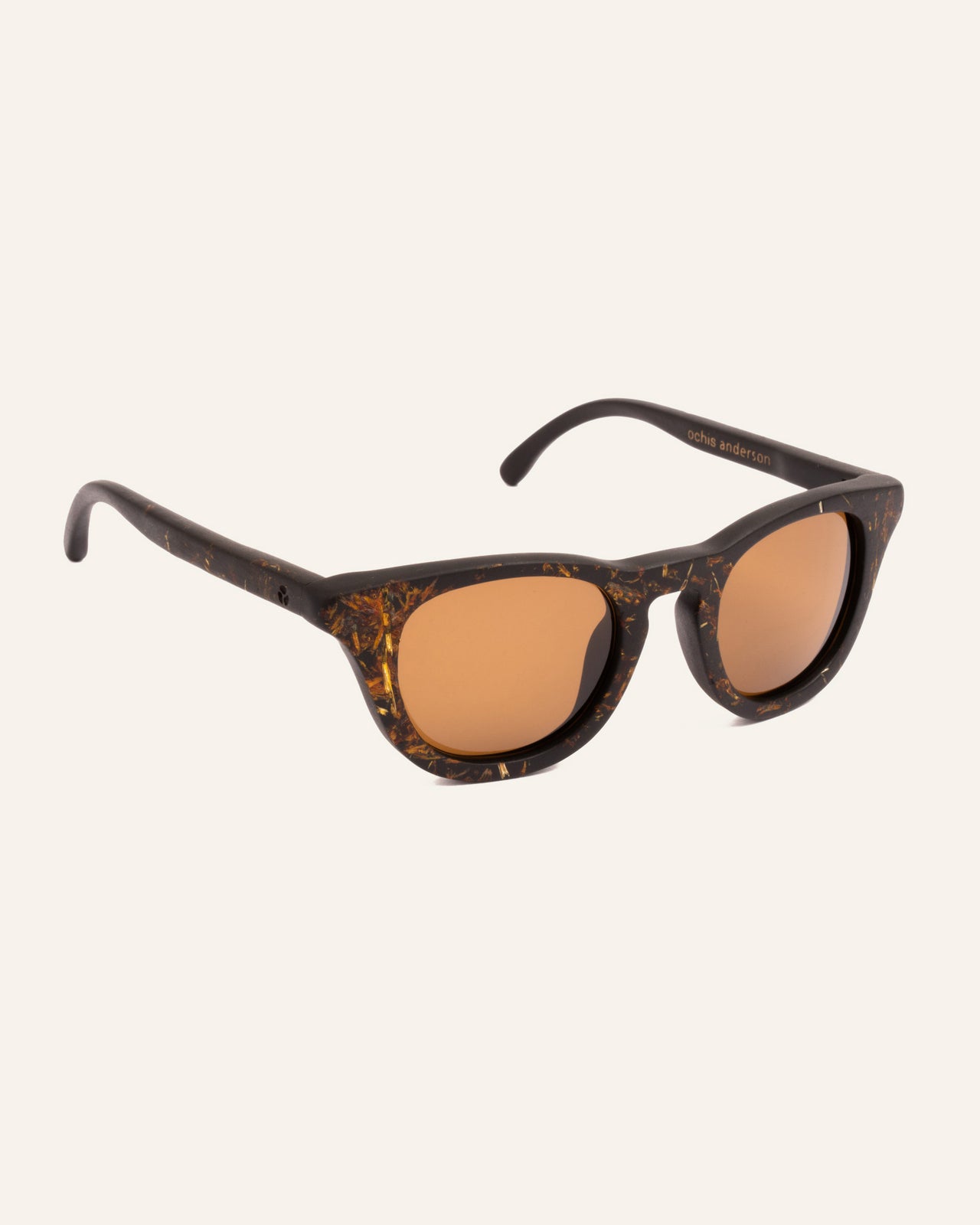 Load image into Gallery viewer, Side view of lightweight sunglasses, emphasizing their bold materials and natural design.
