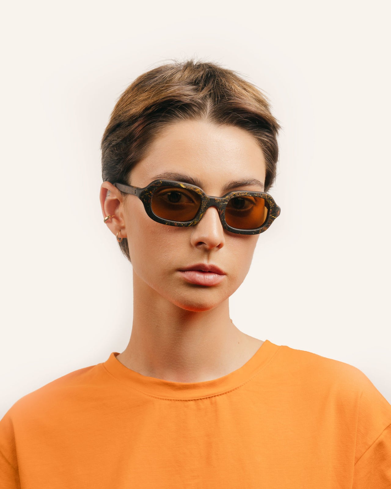 Load image into Gallery viewer, Velma Syla (Marigold petals)
