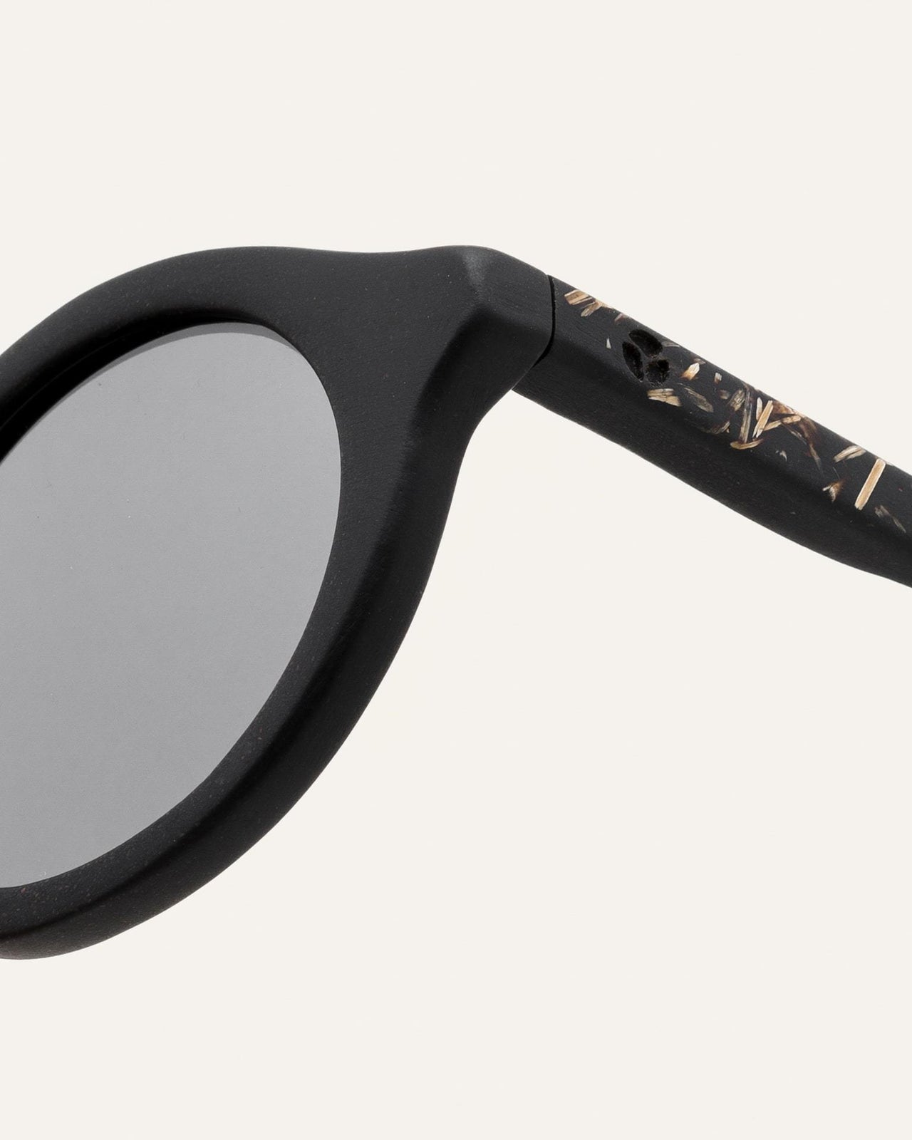 Load image into Gallery viewer, ochis round sunglasses
