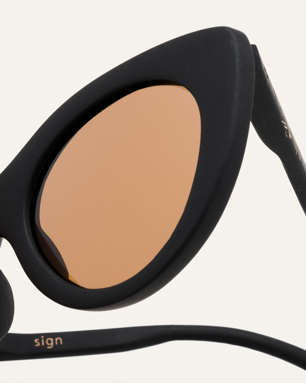 polarized eyewear